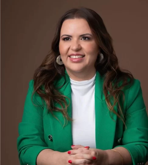 Dra. Cláudia Medeiros Camargo