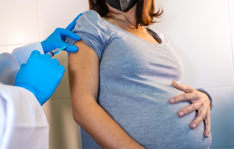 Vacina VSR na gestação: como a imunidade da mãe protege o bebê antes de nascer